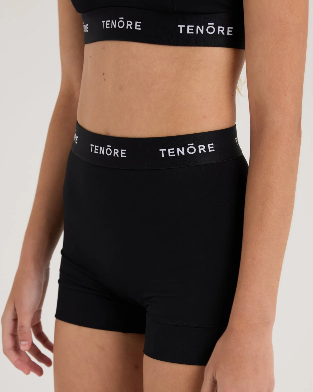 Logo High Waist Short - Image 4